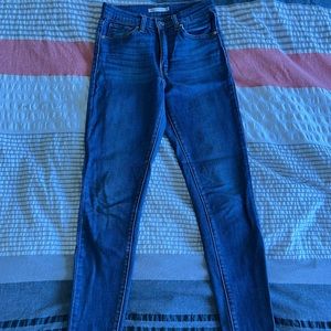 Levi’s (aritzia) mile high super skinny jeans 28